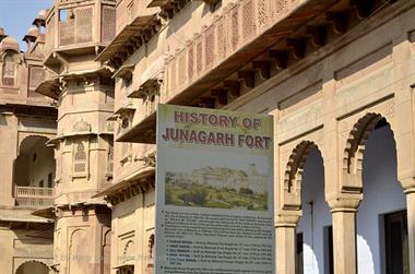 03 Junagarh_Fort,_Bikaner_DSC2682_f_H600